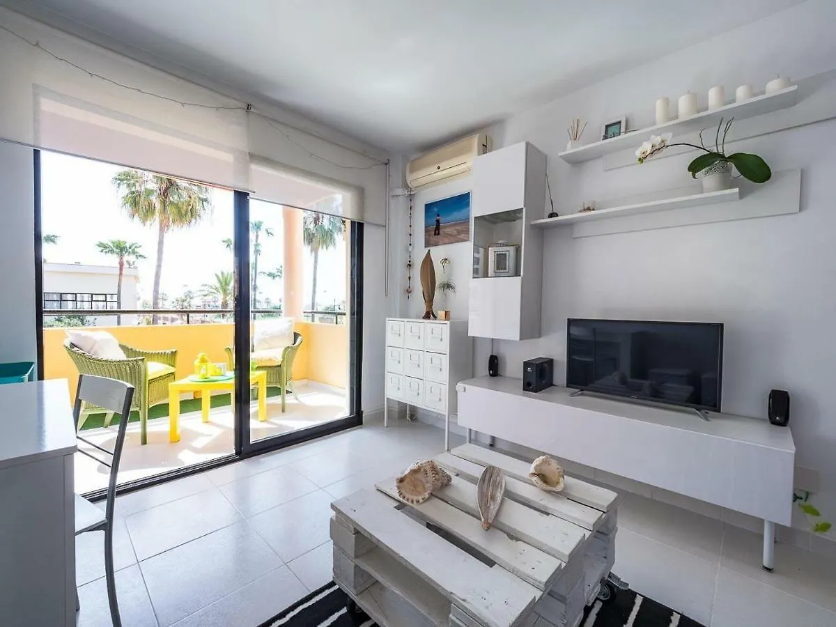 Sea & Sun Beach Apartment Торремолинос